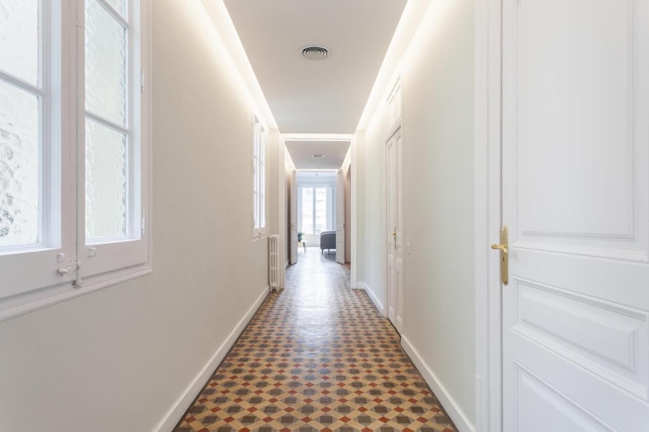 Flateli Pelayo H5 Apartment Барселона Екстериор снимка